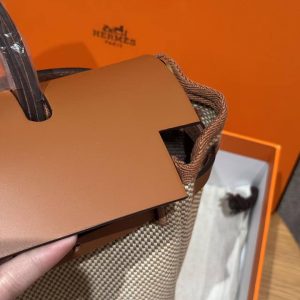 Hermes Herbag Zip 31 Bag Retourne Écru Beige Fauve Handmade In Canvas and Hunter Cowhide Gold Hardware - Image 13