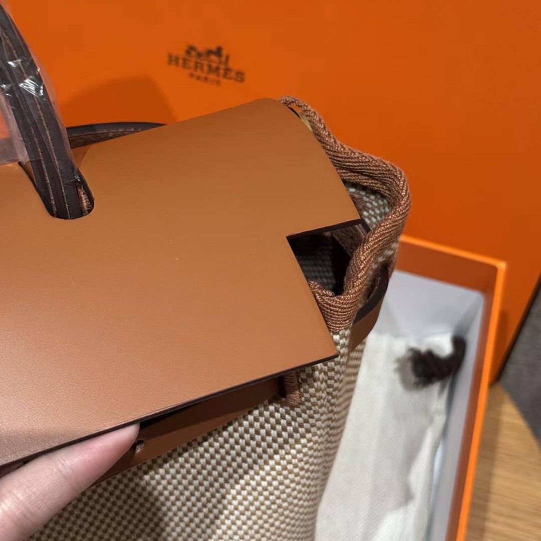 Hermes Herbag Zip 31 Bag Retourne Écru Beige Fauve Handmade In Canvas and Hunter Cowhide Gold Hardware - Image 13