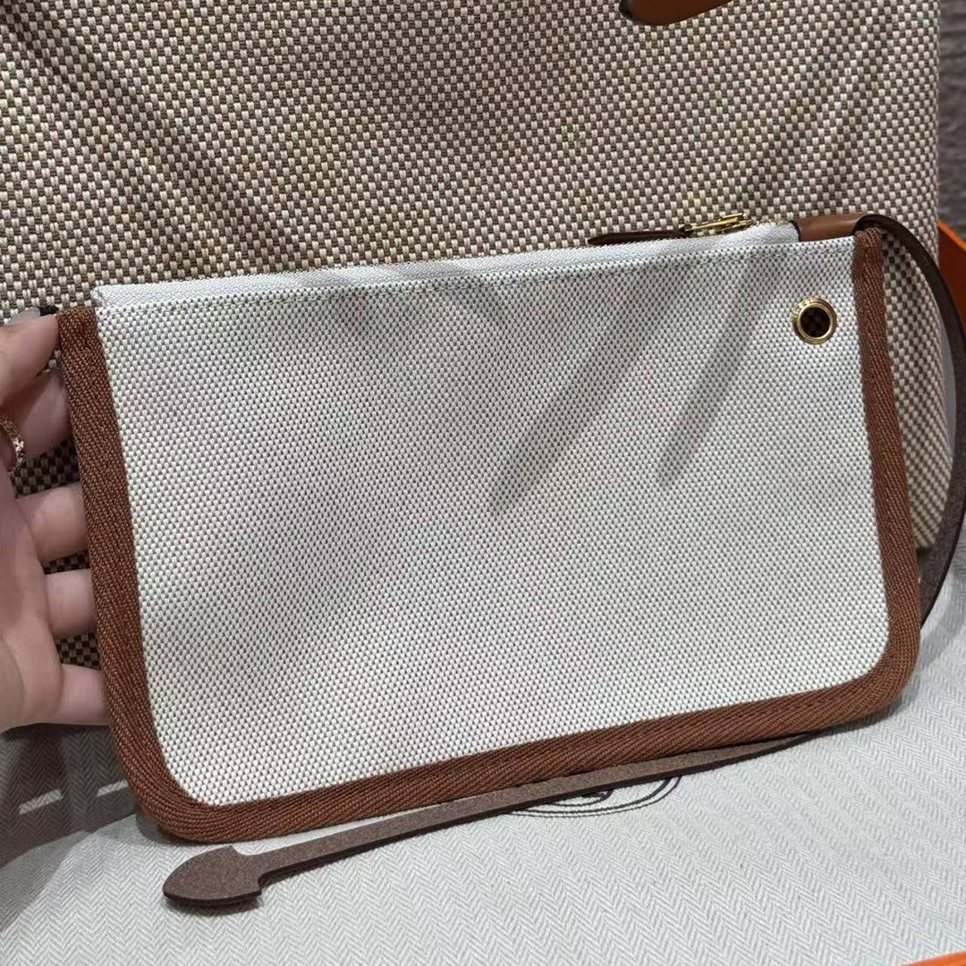 Hermes Herbag Zip 31 Bag Retourne Écru Beige Fauve Handmade In Canvas and Hunter Cowhide Gold Hardware - Image 8
