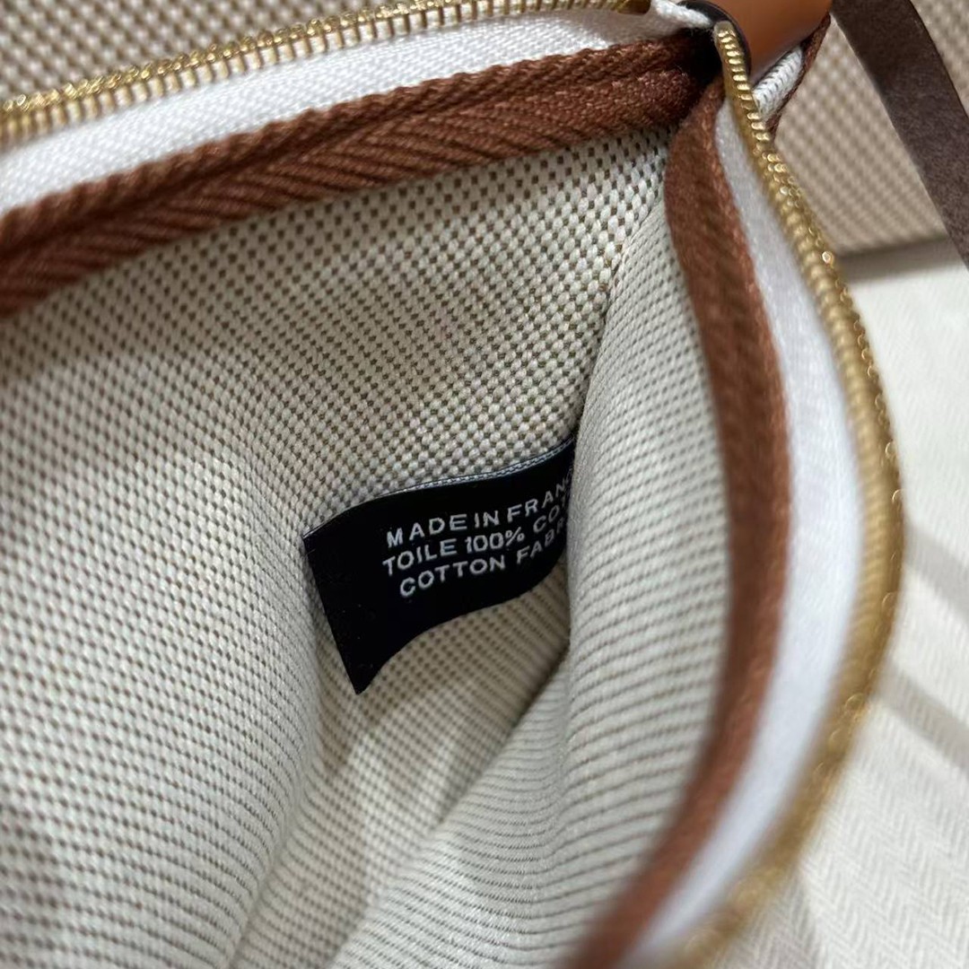Hermes Herbag Zip 31 Bag Retourne Écru Beige Fauve Handmade In Canvas and Hunter Cowhide Gold Hardware - Image 5