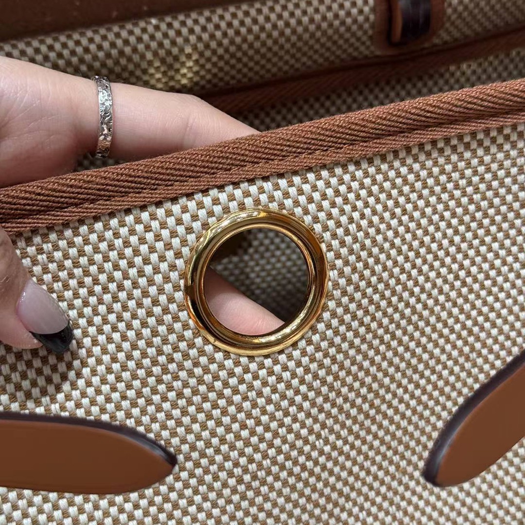 Hermes Herbag Zip 31 Bag Retourne Écru Beige Fauve Handmade In Canvas and Hunter Cowhide Gold Hardware - Image 3