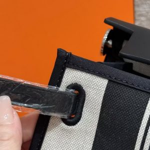 Hermes Herbag Zip 31 Bag Retourne Ecru Noir Handmade In Canvas and Hunter Cowhide Silver Hardware - Image 19