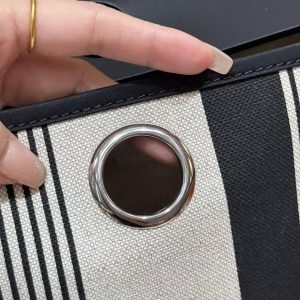 Hermes Herbag Zip 31 Bag Retourne Ecru Noir Handmade In Canvas and Hunter Cowhide Silver Hardware - Image 12