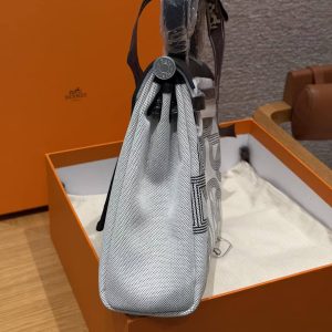 Hermes Herbag Zip 31 Bag Retourne Noir Ecru Handmade In Canvas and Hunter Cowhide Silver Hardware - Image 19