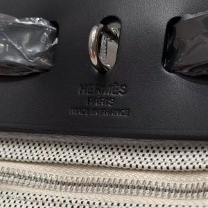 Hermes Herbag Zip 31 Bag Retourne Noir Ecru Handmade In Canvas and Hunter Cowhide Silver Hardware - Image 16
