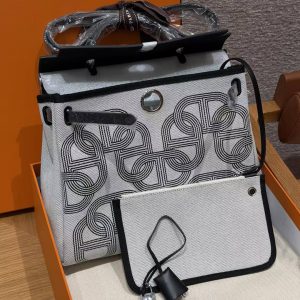Hermes Herbag Zip 31 Bag Retourne Noir Ecru Handmade In Canvas and Hunter Cowhide Silver Hardware - Image 13