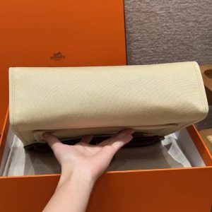 Hermes Herbag Zip 31 Bag Retourne Y1 Vanille 37 Gold Handmade In Canvas and Hunter Cowhide Gold Hardware - Image 17