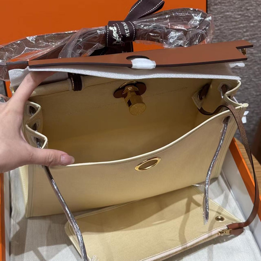 Hermes Herbag Zip 31 Bag Retourne Y1 Vanille 37 Gold Handmade In Canvas and Hunter Cowhide Gold Hardware - Image 16