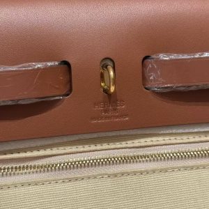 Hermes Herbag Zip 31 Bag Retourne Y1 Vanille 37 Gold Handmade In Canvas and Hunter Cowhide Gold Hardware - Image 13