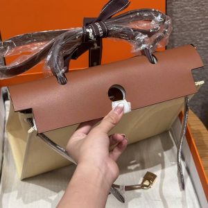 Hermes Herbag Zip 31 Bag Retourne Y1 Vanille 37 Gold Handmade In Canvas and Hunter Cowhide Gold Hardware - Image 11