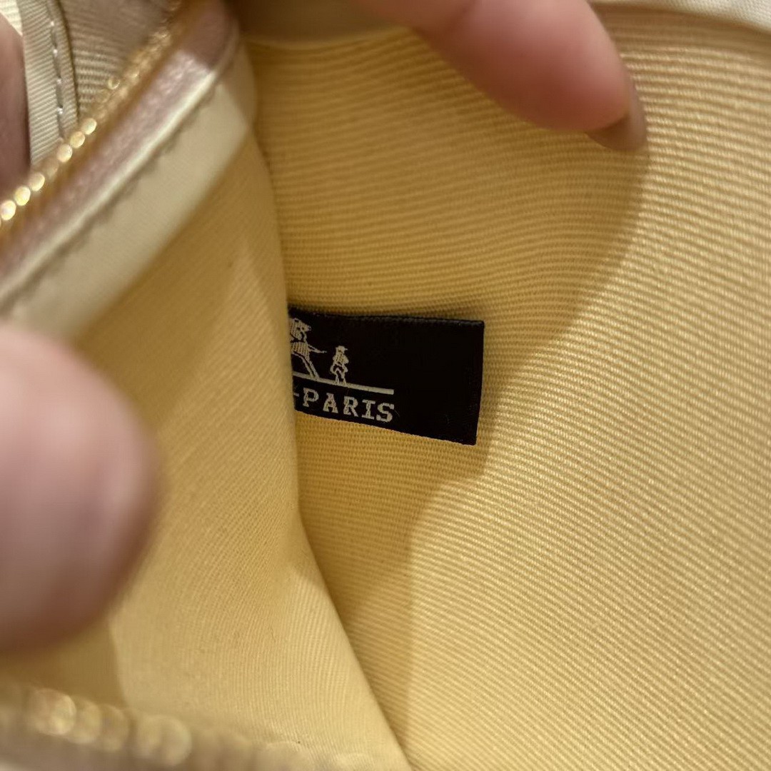 Hermes Herbag Zip 31 Bag Retourne Y1 Vanille 37 Gold Handmade In Canvas and Hunter Cowhide Gold Hardware - Image 3