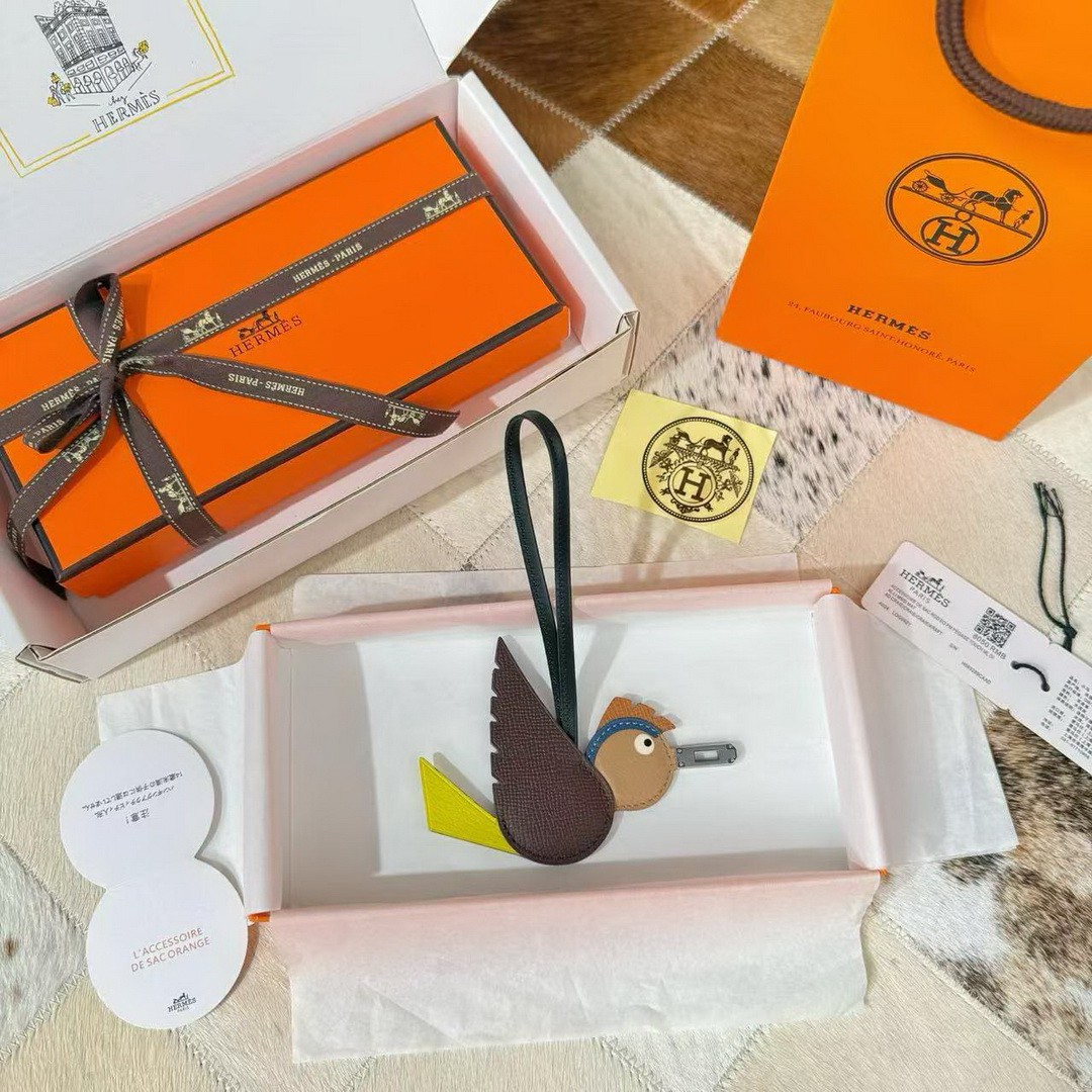 Hermès Birdy Charm Chocolat - Lime - Chocolat - Deep Blue - Gold - Noir H083885CKAG - Image 2