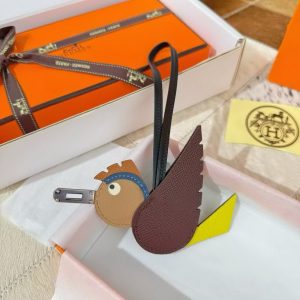 Hermès Birdy Charm Chocolat - Lime - Chocolat - Deep Blue - Gold - Noir H083885CKAG - Image 7