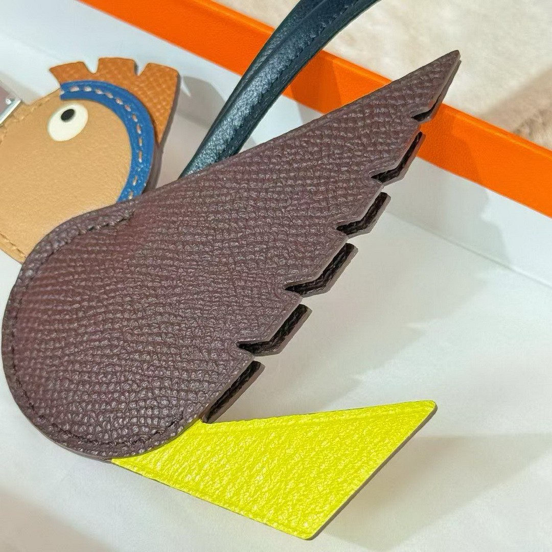 Hermès Birdy Charm Chocolat - Lime - Chocolat - Deep Blue - Gold - Noir H083885CKAG - Image 3