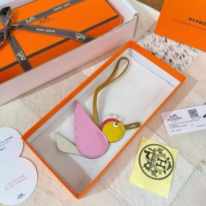 Alternative view of Hermès Birdy Charm Mauve Sylvestre Nata Jaune Citron Magnolia Nata Sésame H083884CKAC