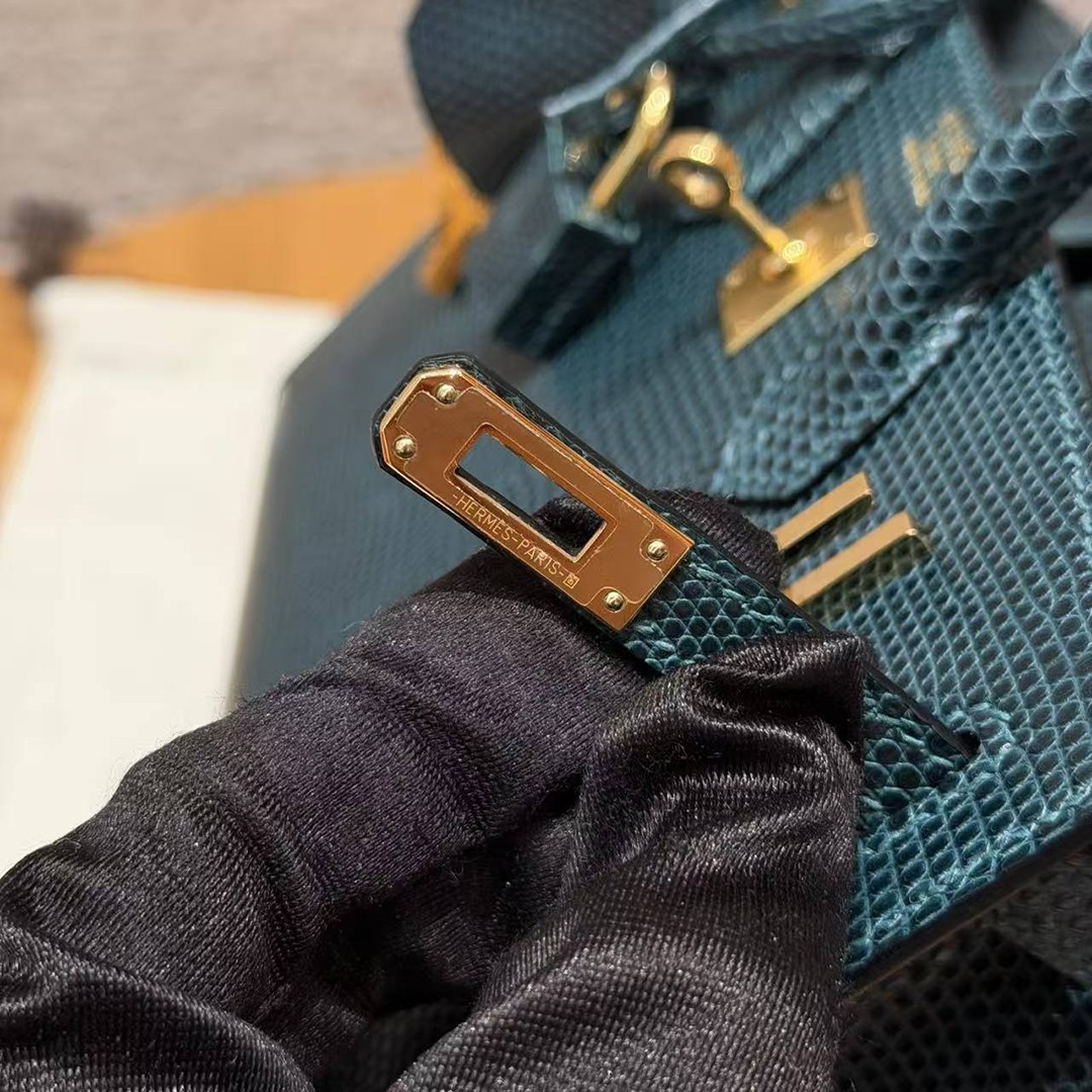 Hermes Birkin 20 Bag Handmade In Lizard Leather Gold Hardware 60 Vert Cypres - Image 16