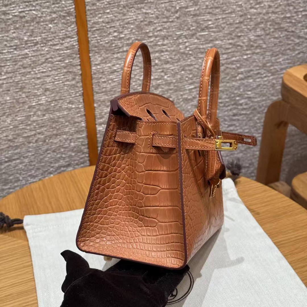 Hermes Birkin 20 Bag Handmade In Matte Alligator Leather Gold Hardware 37 Gold - Image 15