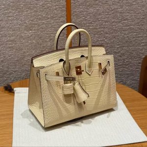 Hermes Birkin 20 Bag Handmade In Matte Alligator Leather Gold Hardware Y1 Vanille - Image 3