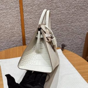 Hermes Birkin 20 Bag Handmade In Matte Alligator Leather Silver Hardware 10 Craie - Image 25