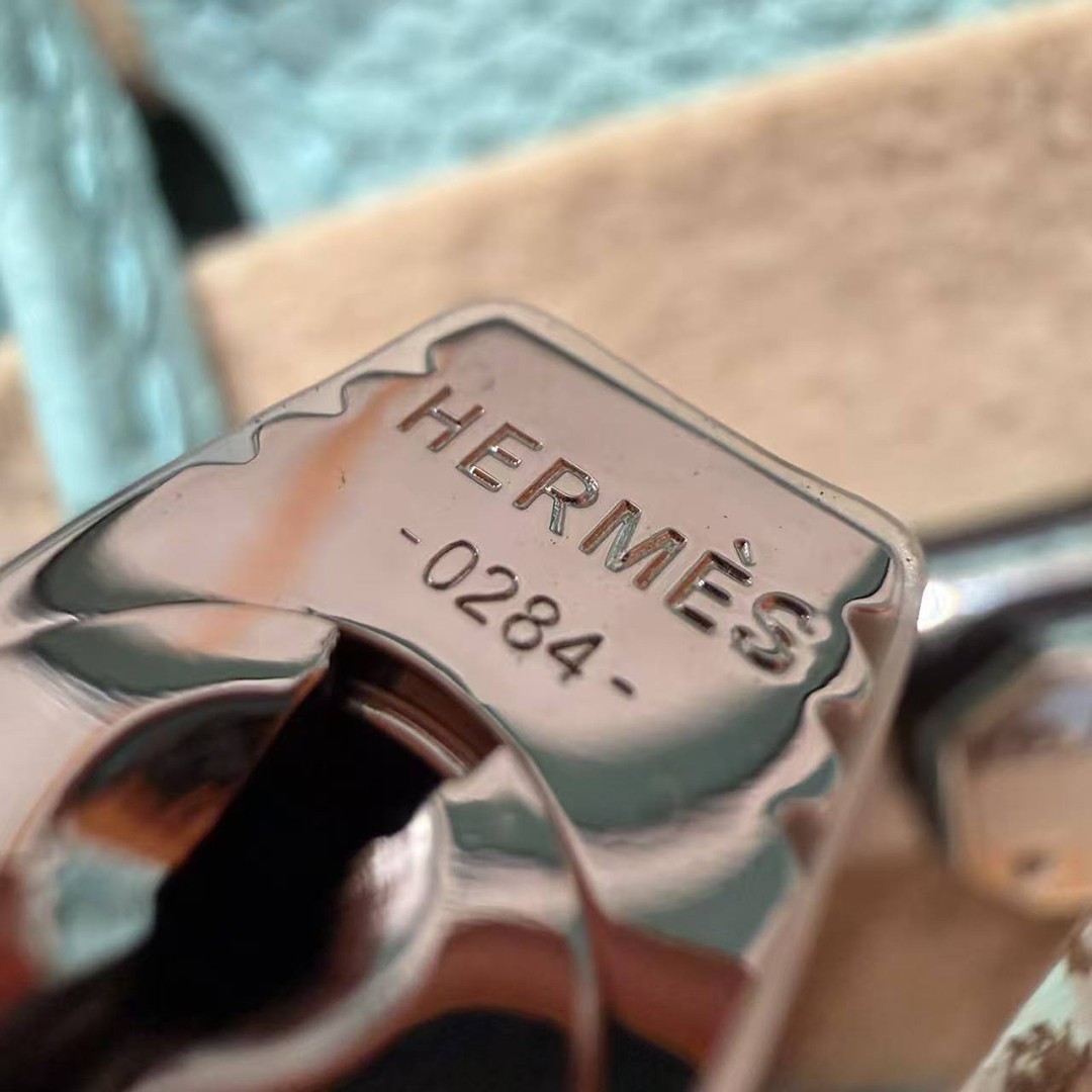 Hermes Birkin 25 Bag 7V Lagon Handmade In Togo Calfskin Leather Silver Hardware - Image 5