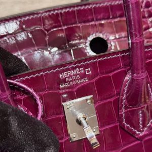 Hermès Birkin 25 Bag Handmade In Alligator Leather from Mississippi Silver Hardware N5 Cassis - Image 5