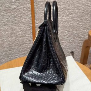 Hermès Birkin 25 Bag Handmade In Matte Alligator Leather Gold Hardware 89 Noir - Image 24