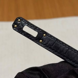 Hermès Birkin 25 Bag Handmade In Matte Alligator Leather Gold Hardware 89 Noir - Image 10