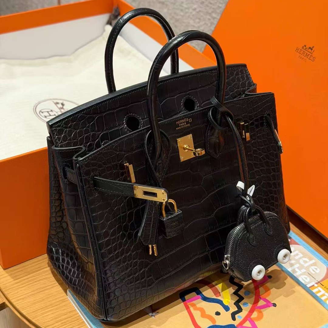 Hermès Birkin 25 Bag Handmade In Matte Alligator Leather Gold Hardware 89 Noir - Image 6