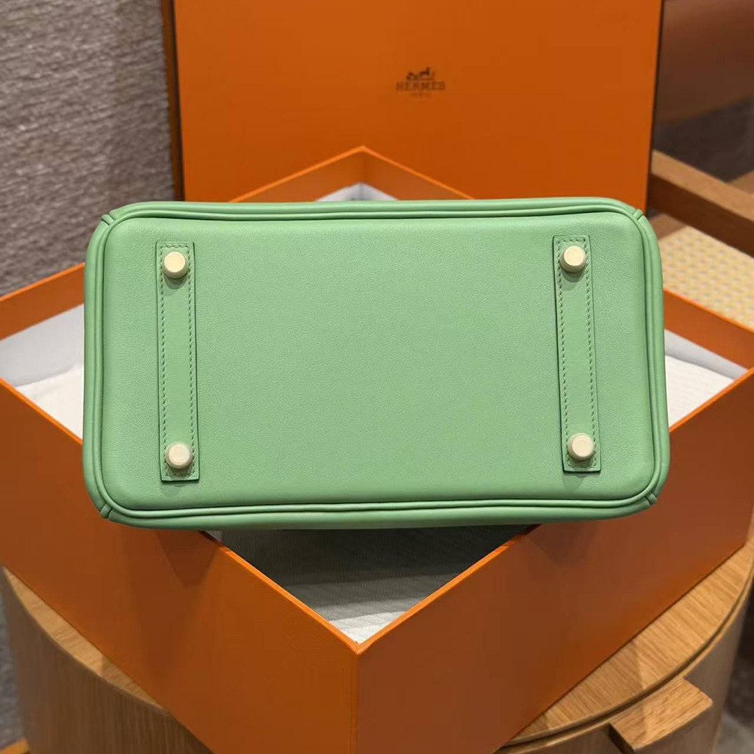 Hermes Birkin 25 Bag Handmade In Swift Calfskin Leather Gold Hardware 3I Vert Criquent - Image 17