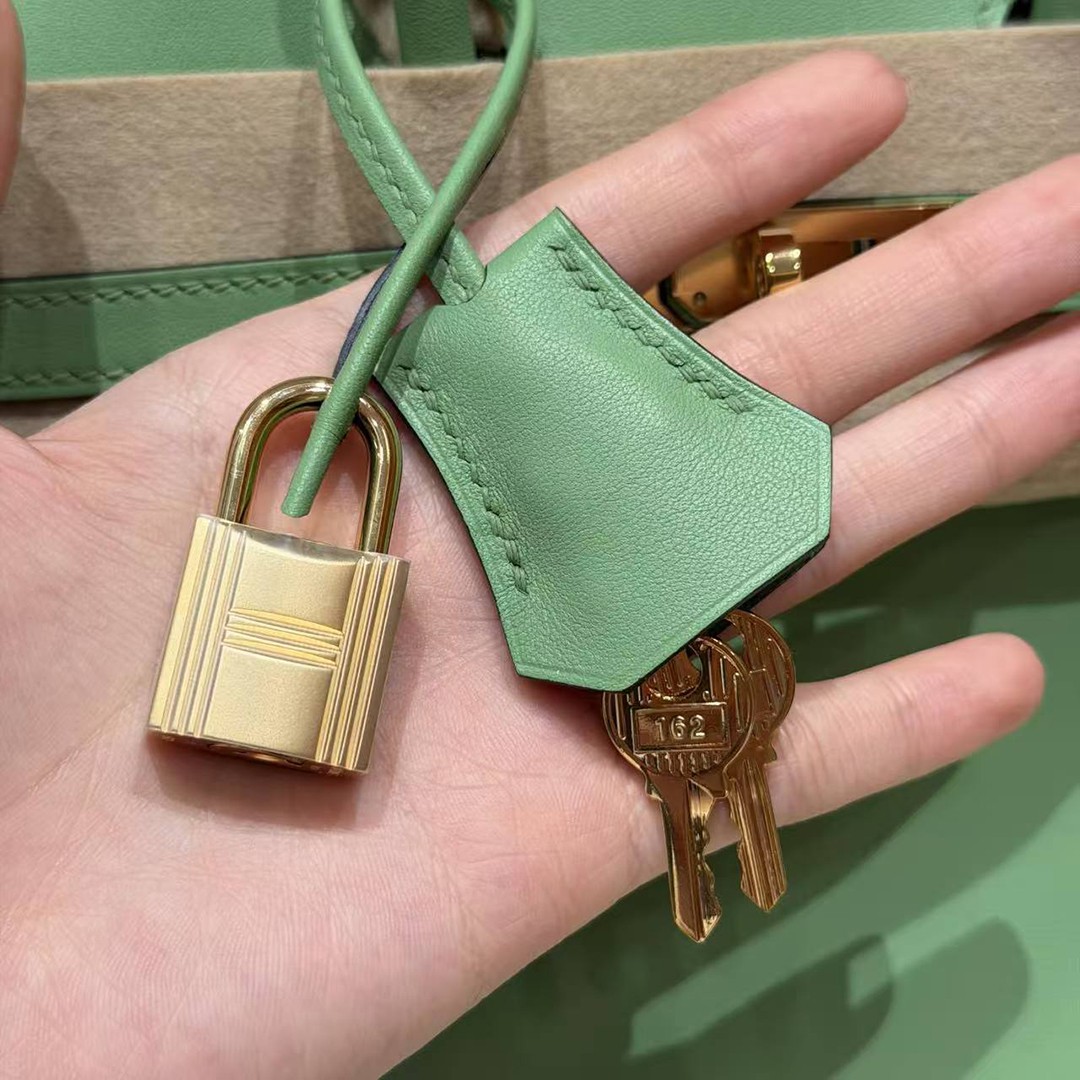 Hermes Birkin 25 Bag Handmade In Swift Calfskin Leather Gold Hardware 3I Vert Criquent - Image 13