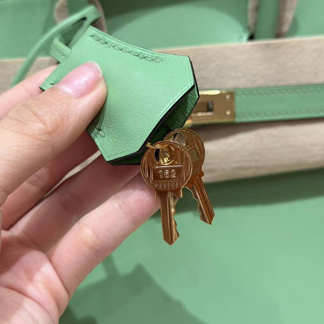 Hermes Birkin 25 Bag Handmade In Swift Calfskin Leather Gold Hardware 3I Vert Criquent - Image 12
