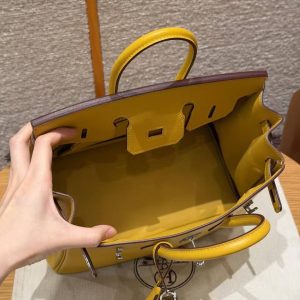 Hermès Birkin 25 Bag Handmade In Swift Calfskin Leather Silver Hardware T2 June Mango - Image 11