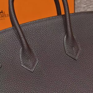 Hermès Birkin 25 Bag Handmade In Togo Calfskin Leather Gold Hardware 47 Chocolate - Image 12