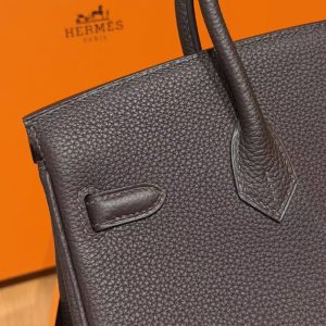 Hermès Birkin 25 Bag Handmade In Togo Calfskin Leather Gold Hardware 47 Chocolate - Image 11