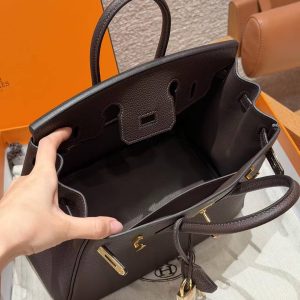Hermès Birkin 25 Bag Handmade In Togo Calfskin Leather Gold Hardware 47 Chocolate - Image 6