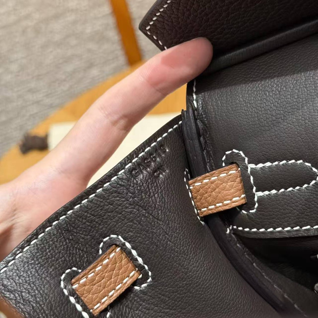 Hermès Birkin 25 Bag Handmade In Togo Calfskin Leather Gold Hardware 47 Chocolate 37 Gold - Image 13