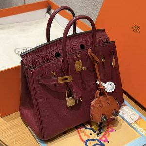 Hermès Birkin 25 Bag Handmade In Togo Calfskin Leather Gold Hardware 55 Rouge H - Image 13