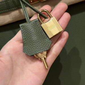 Hermes Birkin 25 Bag Handmade In Togo Calfskin Leather Gold Hardware 61 Olive Green - Image 17