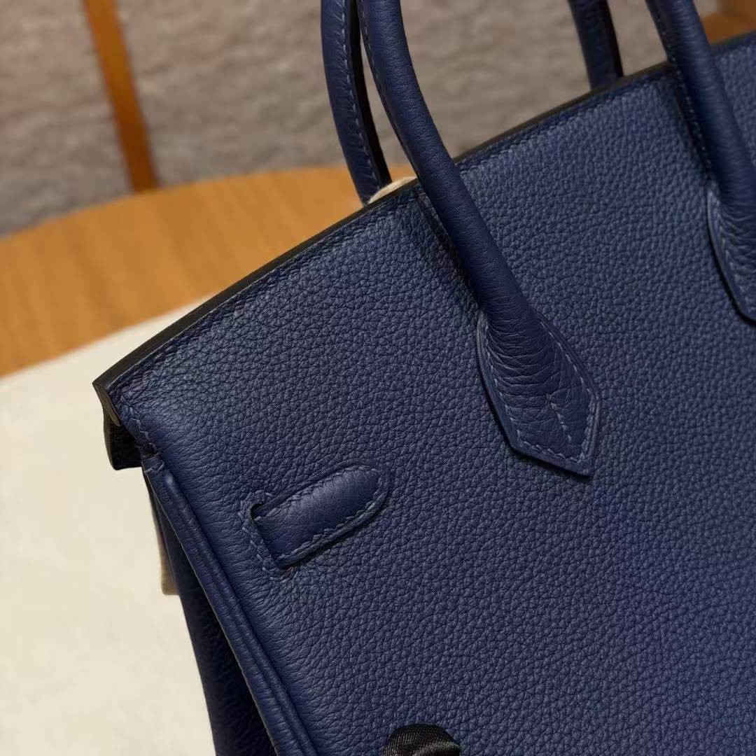 Hermès Birkin 25 Bag Handmade In Togo Calfskin Leather Gold Hardware 73 Blue Saphir - Image 4