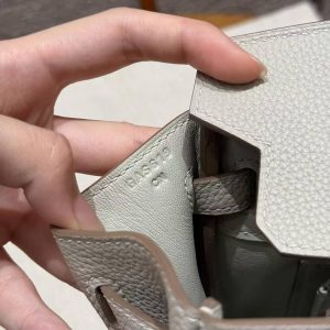 Hermès Birkin 25 Bag Handmade In Togo Calfskin Leather Gold Hardware 80 Gris Perle - Image 13