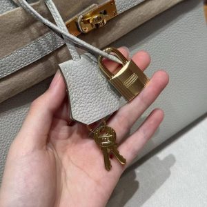 Hermès Birkin 25 Bag Handmade In Togo Calfskin Leather Gold Hardware 80 Gris Perle - Image 4