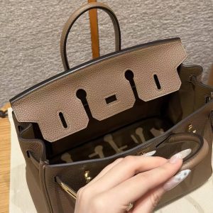 Hermès Birkin 25 Bag Handmade In Togo Calfskin Leather Gold Hardware DO Beige de Weimar - Image 14