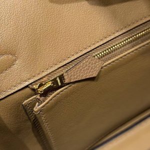 Hermès Birkin 25 Bag Handmade In Togo Calfskin Leather Gold Hardware DO Beige de Weimar - Image 12