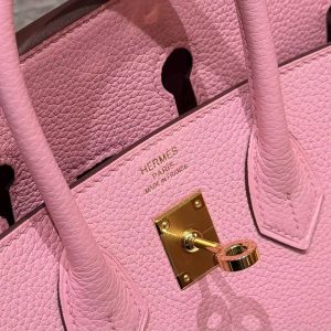 Hermès Birkin 25 Bag Handmade In Togo Calfskin Leather Gold Hardware L4 Bubble Gum - Image 11