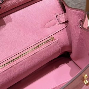 Hermès Birkin 25 Bag Handmade In Togo Calfskin Leather Gold Hardware L4 Bubble Gum - Image 4