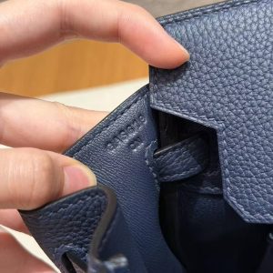 Hermes Birkin 25 Bag Handmade In Togo Calfskin Leather Silver Hardware 7U Blue Navy - Image 13