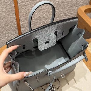 Hermès Birkin 25 Bag Handmade In Togo Calfskin Leather Silver Hardware N4 Gris Platine - Image 17