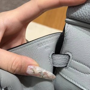 Hermès Birkin 25 Bag Handmade In Togo Calfskin Leather Silver Hardware N4 Gris Platine - Image 15