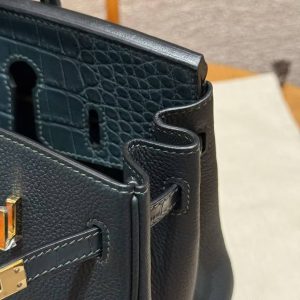 Hermès Birkin 25 Bag Handmade In Togo Calfskin and Matte Alligator Leather Gold Hardware 60 Vert Cypres - Image 10