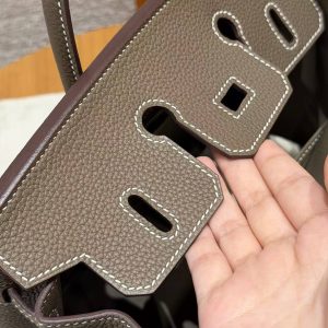 Hermès Birkin 25 Bag Handmade Togo Calfskin Leather Gold Hardware 18 Etoupe - Image 11